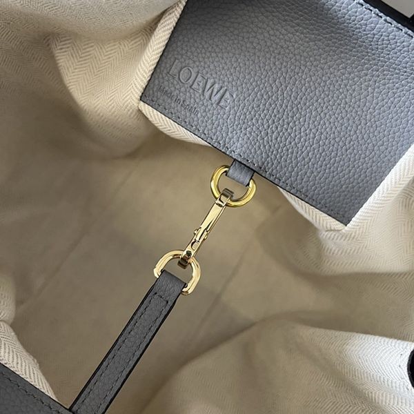 ロエベ ハンモック 偽物 Hammock Small Bag Lapistal スペチアーレ lol37678