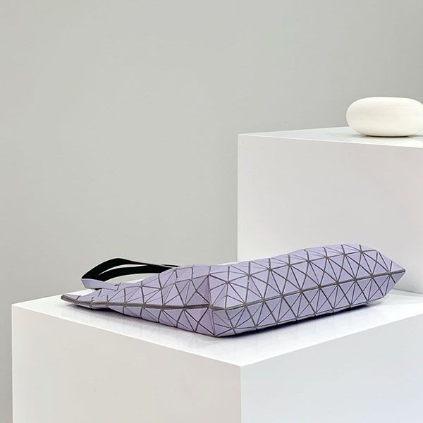 ☆超人気☆BAOBAO ISSEY MIYAKE クロスボディバックコピー bau16668
