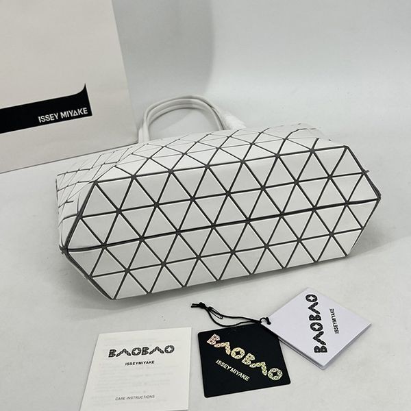 セレブ多数愛用BAOBAO ISSEY スーパーコピー MIYAKE カルトン 