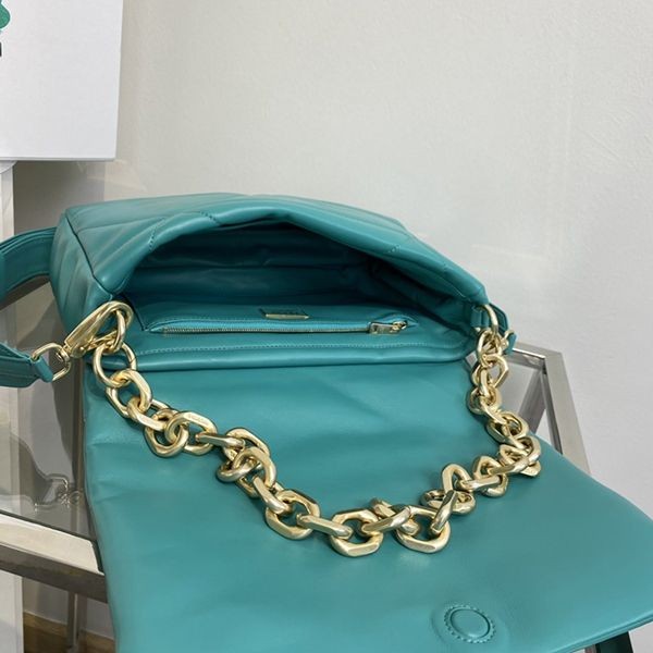 超希少!プラダ パデッドナッパレザー ショルダーバッグ コピー pup39326