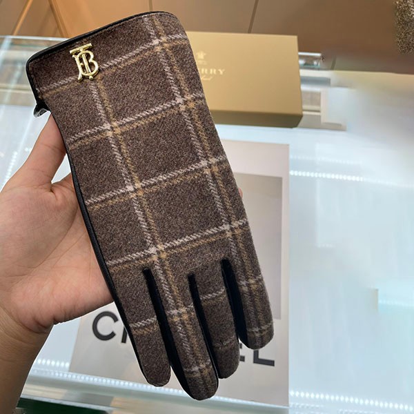美品 バーバリーチェック入り手袋♪ 美品バーバリー 美品 バーバリーチェック入り手袋♪ 美品バーバリー