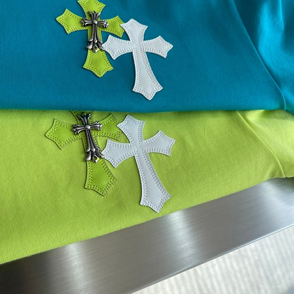クロムハーツ セメタリークロス コピー♪ロゴTシャツ Kur64131