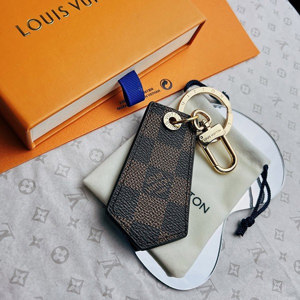 ルイヴィトン 偽物 キーホルダー・アンシャッペ LVロゴ vur86134