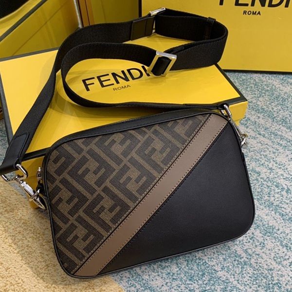 激安価格！フェンディ カメラショルダーバッグ スーパーコピー fed40251