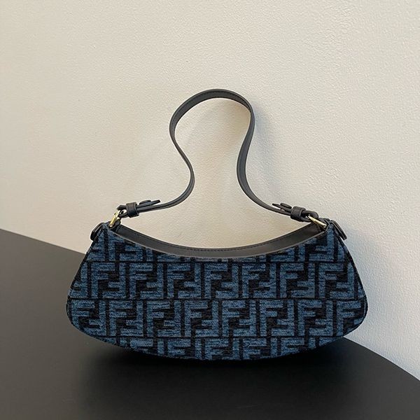 ☆超人気☆フェンディ ショルダーバッグ 偽物 2Way ロゴ O LOCK SWING HOBO fet74122