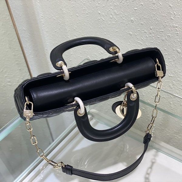 最新でオシャレ ディオール レディD-JOY ミディアムバッグ カナージュ レザー dex64241