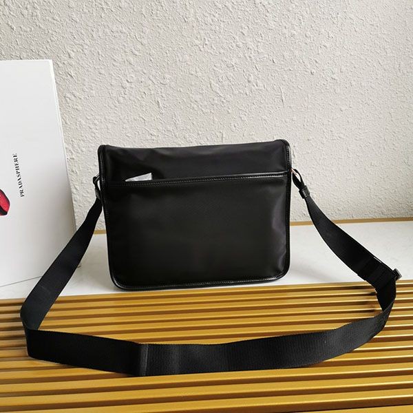 プラダ ショルダーバッグ コピー Re-Nylon クロスボディ pub97740