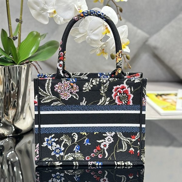容量大!!ディオール ブックトート 偽物 ディオール petites fleurs刺繍 deb77065