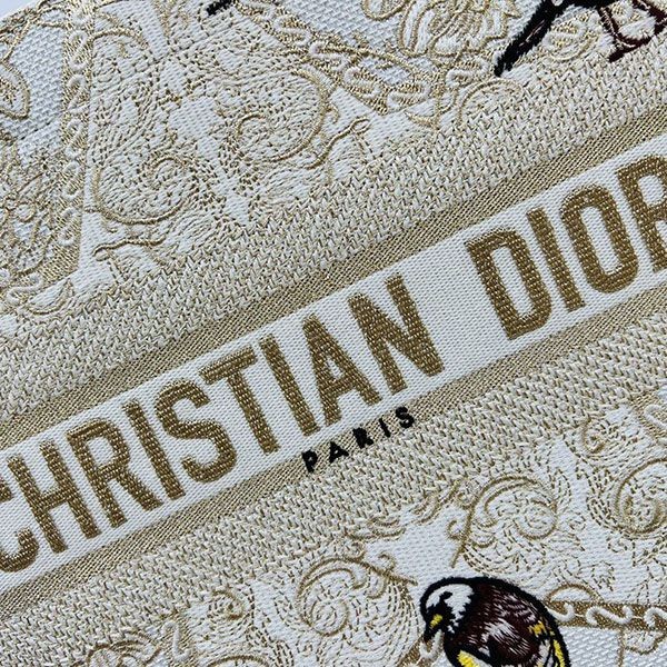 ディオール Large 刺繍入り トートバッグ 偽物 ブックトート deu27040