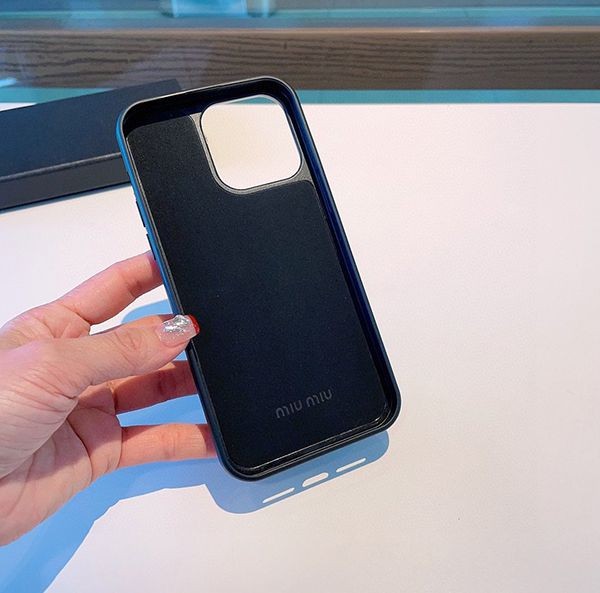 争奪戦♡ミュウミュウ 偽物 マテラッセレザー iPhone13/14Proケース