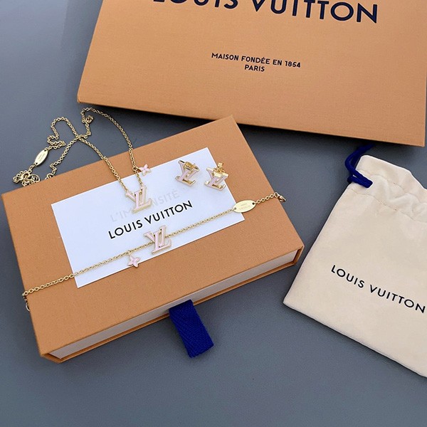 大人気》ルイヴィトン ピンク 偽物 コリエ LV アイコニック 大人気》ルイヴィトン ピンク 偽物 コリエ LV アイコニック