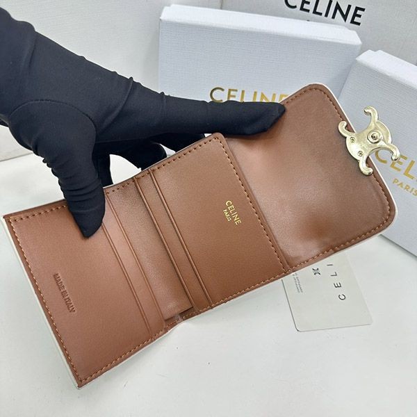 激安価格!セリーヌ トリオンフキャンバス コンパクトウォレット Cen30554