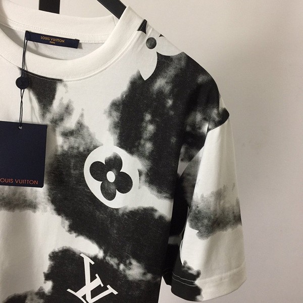 《個性的な絞り染めパターン!》ルイヴィトン シボリ Tシャツ 偽物 vup62085