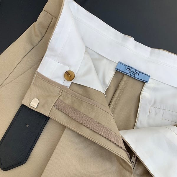 プラダ ウォッシュ加工 デニム ショートパンツ 偽物 P275GK