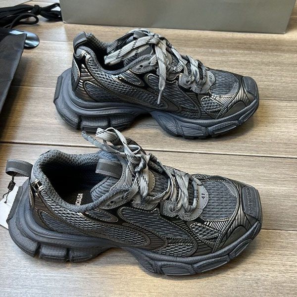 バレンシアガ SNEAKERS スニーカー 偽物 baj28588