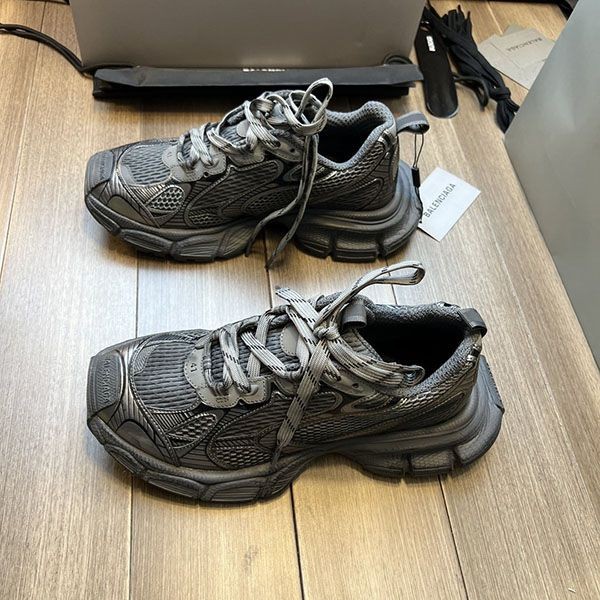 バレンシアガ SNEAKERS スニーカー 偽物 baj28588