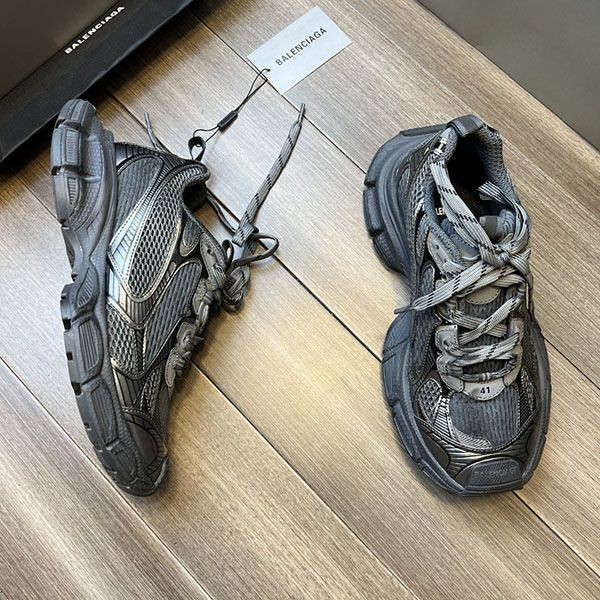 バレンシアガ SNEAKERS スニーカー 偽物 baj28588