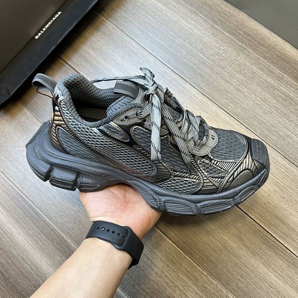 バレンシアガ SNEAKERS スニーカー 偽物 baj28588