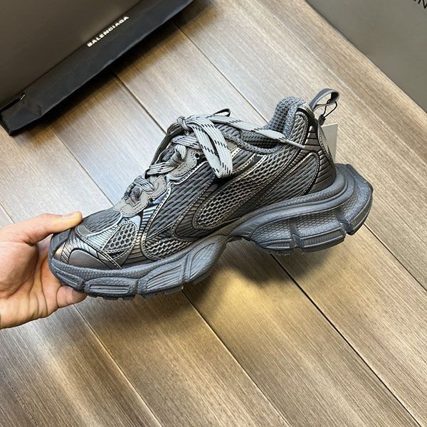 バレンシアガ SNEAKERS スニーカー 偽物 baj28588