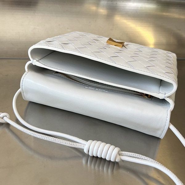 ボッテガヴェネタ ミニ イントレチャート クロスボディバッグ box25066