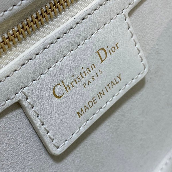 ★日本!!人気!ディオール CD シグネチャー バッグ 偽物 ded52044