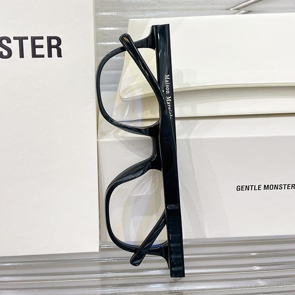 最新でオシャレGENTLE MONSTER× メゾン マルジェラ コピー コラボサングラス Man84172