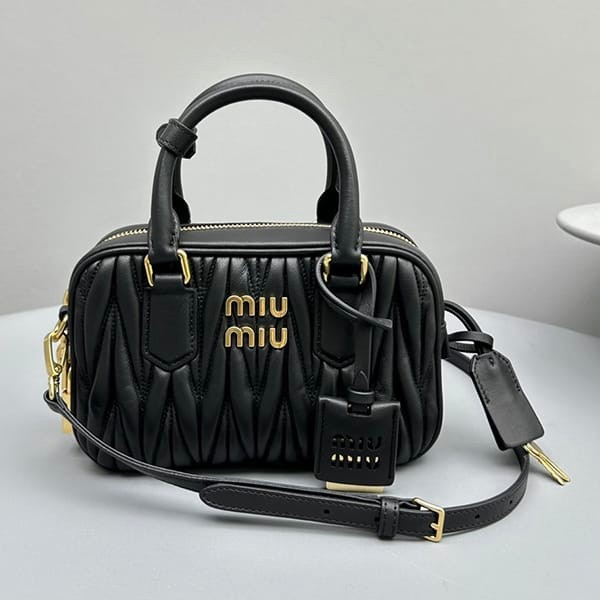 希少カラー MIUMIU ミュウミュウ マテラッセ トートバッグ