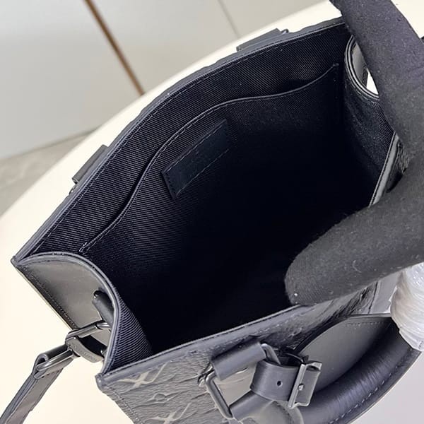 大人気!ルイヴィトン サックプラ 偽物 ショルダーバッグ vuj37383