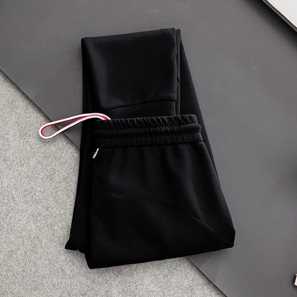 確保済み モンクレール ロゴパッチ スウェットパンツ mob03956