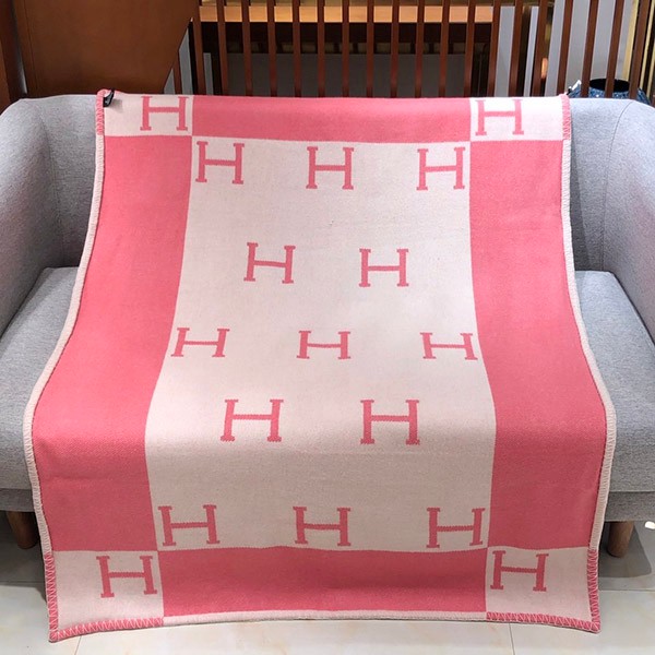 HERMES ブランケット　アヴァロン　ピンク 出産祝い☆エルメス《アヴァロン 偽物》 Avalon ブランケット H102704M13