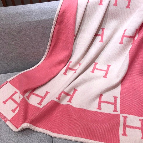 HERMES ブランケット　アヴァロン　ピンク 出産祝い☆エルメス《アヴァロン 偽物》 Avalon ブランケット H102704M13