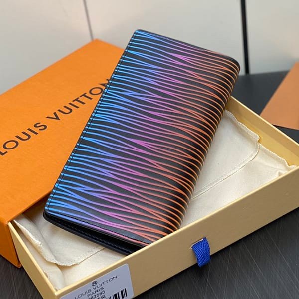 ルイヴィトン 偽物 ポルトフォイユ ブラザ NM 長財布