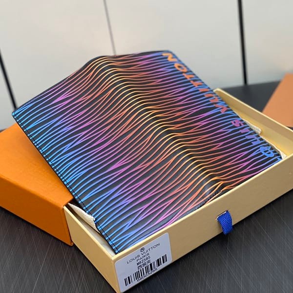 ルイヴィトン 偽物 ポルトフォイユ ブラザ NM 長財布