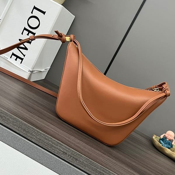 ★安心ロエベ スーパーコピー ハンモックショルダーバック lou76821