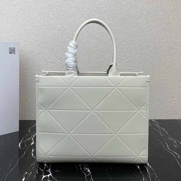 n級品 おすすめプラダ 偽物 ステッチモチーフ ラージ レザー ハンドバッグ 3サイズ puh27282