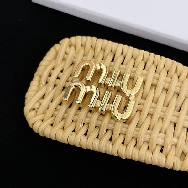 超限定♪ミュウミュウ ロゴ編み込み ヘアクリップ 偽物 myp14310