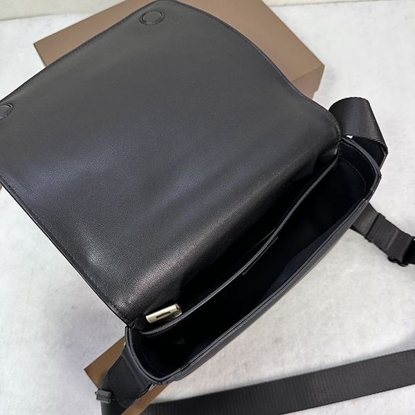 バーバリー メッセンジャーバッグ コピー Bai79133