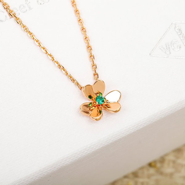 ドゥパピヨン フリヴォル ネックレス コーデ Van Cleef Arpels - ヴァンクリーフ アーペル ドゥ パピヨン ネックレスの通販 by KOMEHYO ONLINE 店 ヴァンクリーフアンドアーペルなら