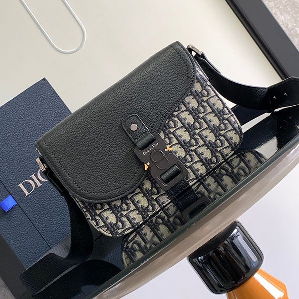 ディオール SADDLE メッセンジャーバッグ 偽物 1ADPO049