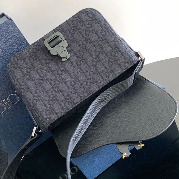 超限定♪ディオール SADDLE メッセンジャーバッグ スーパーコピー 1ADPO04