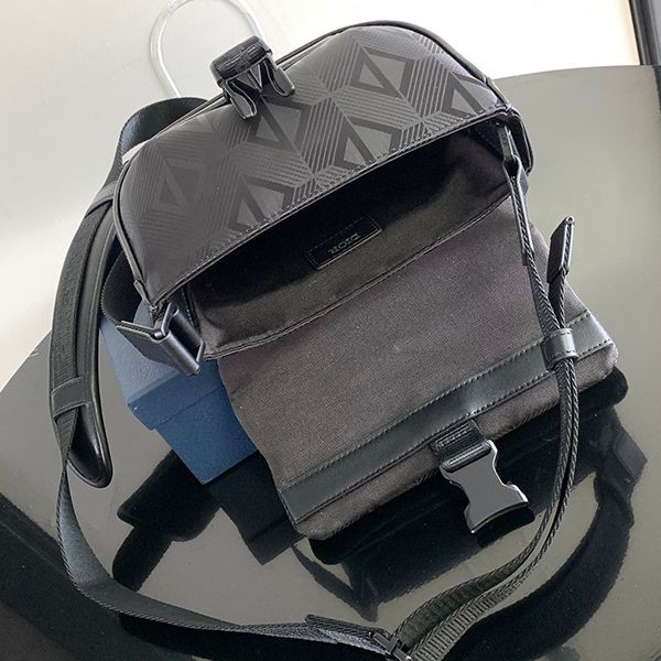 ディオール EXPLORER メッセンジャーポーチ バッグ N級品オブリーク 2ESWS00