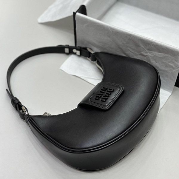 超話題!ミュウミュウ nappa leather shoulder 偽物 ショルダーバッグ myr05951