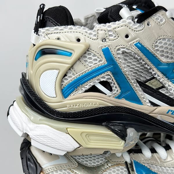 最新でオシャレバレンシアガ メッシュ&ナイロンランナースニーカー 偽物 677403W3RB39891