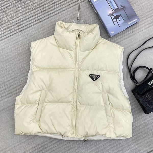 プラダ スタンドカラー ダウンベスト 偽物 puk82309