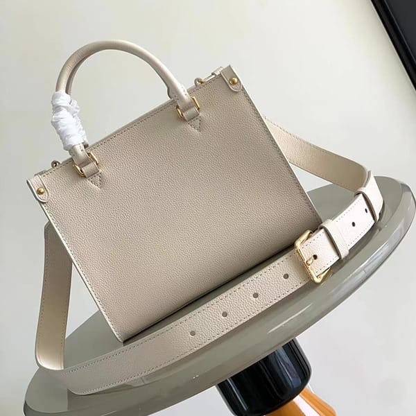 入手困難ルイヴィトン ロック ゴー トートバッグ コピー M22311