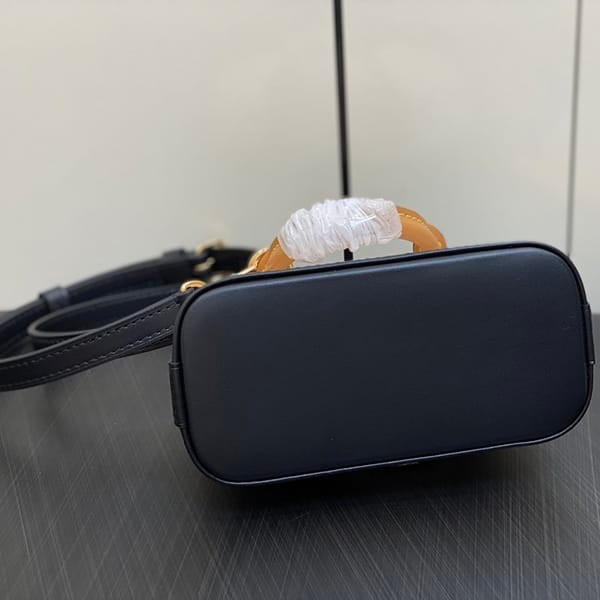 大人気!ルイヴィトン コピー ナノ アルマ ショルダーバッグ vuu28077