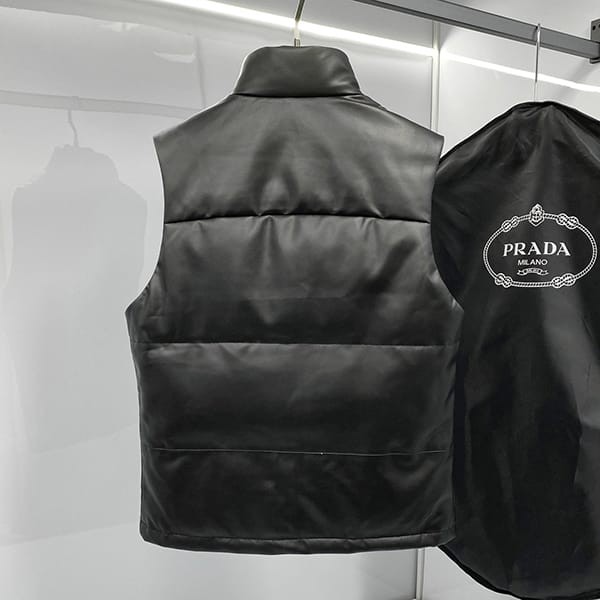 激安価格!プラダ コピー カシミヤ ショート ダウンベスト レザー pum72430