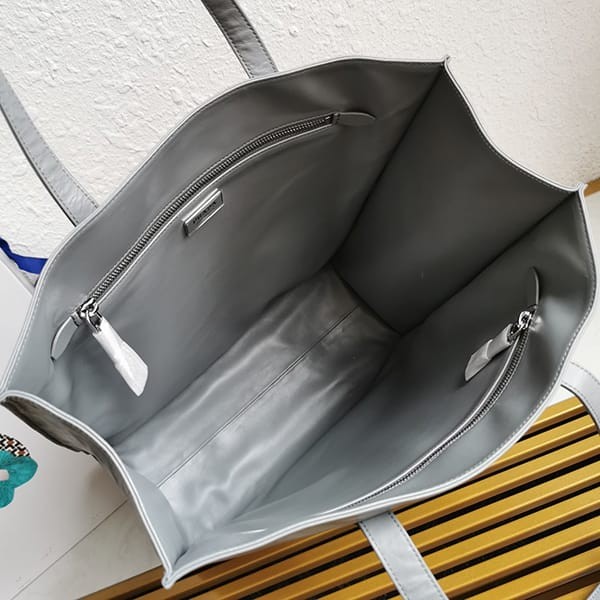 【大特価】プラダ スーパーコピー スモール ナッパレザー トートバッグ puj59451
