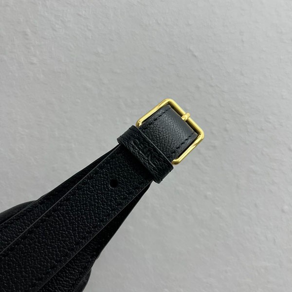 セリーヌカーフスキン ELOISE CUIR トリオンフバッグ コピー 114713FLH38NO