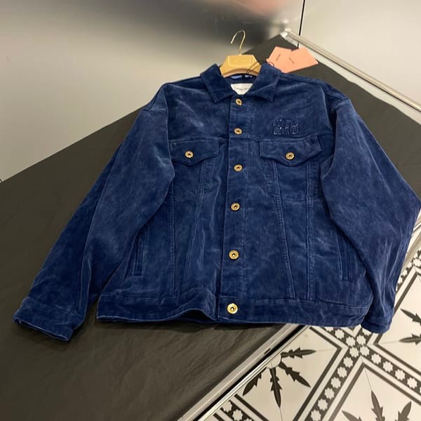 可愛いミュウミュウ 偽物 ウォッシュドベルベット ブルゾンジャケット myf00198